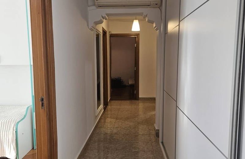 Alquiler de un cómodo piso de 3 habitaciones, 75 m², en la de Zona Stadion, Constanța, Rumanía